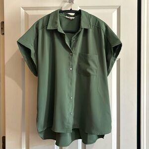NWOT Green Short Sleeve Button Down